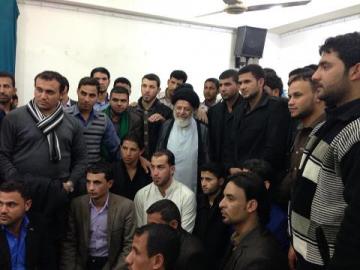 آية الله الأشكوري يلتقي مجموعة من طلبة جامعة كربلاء