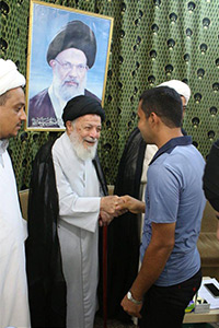 تشرف وفدٌ من أهالي بغداد من منطقة الكرخ بزيارة مكتب مرجعهم سماحة آية الله العظمى السيد كاظم الحسيني الحائري دام ظله في النجف الاشرف