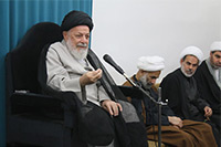 جمع مؤمن من الشباب العاملين في دائرة الحشد الشعبي المقدس يلتقون بممثل سماحة السيد الحائري (دام ظله) سماحة السيد الاشكوري (حفظه الله) في النجف الاشرف